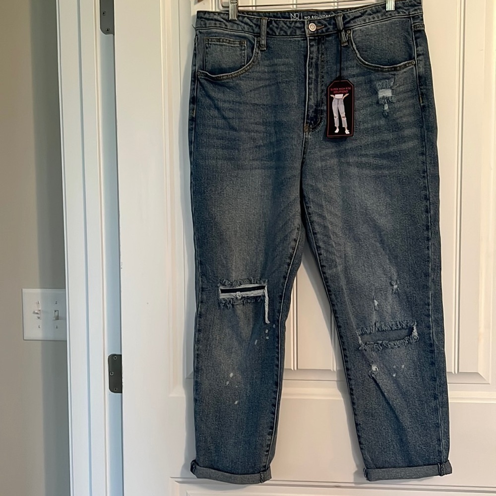 No Boundaries Super High Rise Girlfriend Jeans Size 17